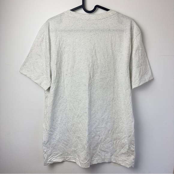 Banana Republic Men's Graphic Tee in Light Gray Premium Wash NWT - Picture 5 of 5